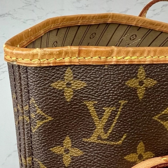 Louis Vuitton GM Neverfull Monogram Tote bag. Largest size this Bag Comes In. - Picture 11 of 17